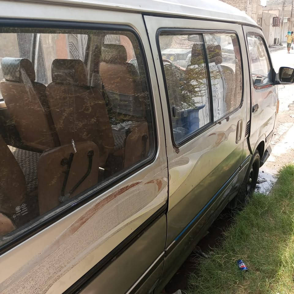 فوتون موديل 12 حرة محوله قبل اربعه ايام رقم بغداد انكليزي رقم الشاصي جديد مكينه ونجي مجاول جديدة شاديها مصفرة من كلشي مكان السيارة دورة ابو دشير للاستفسار ***********
