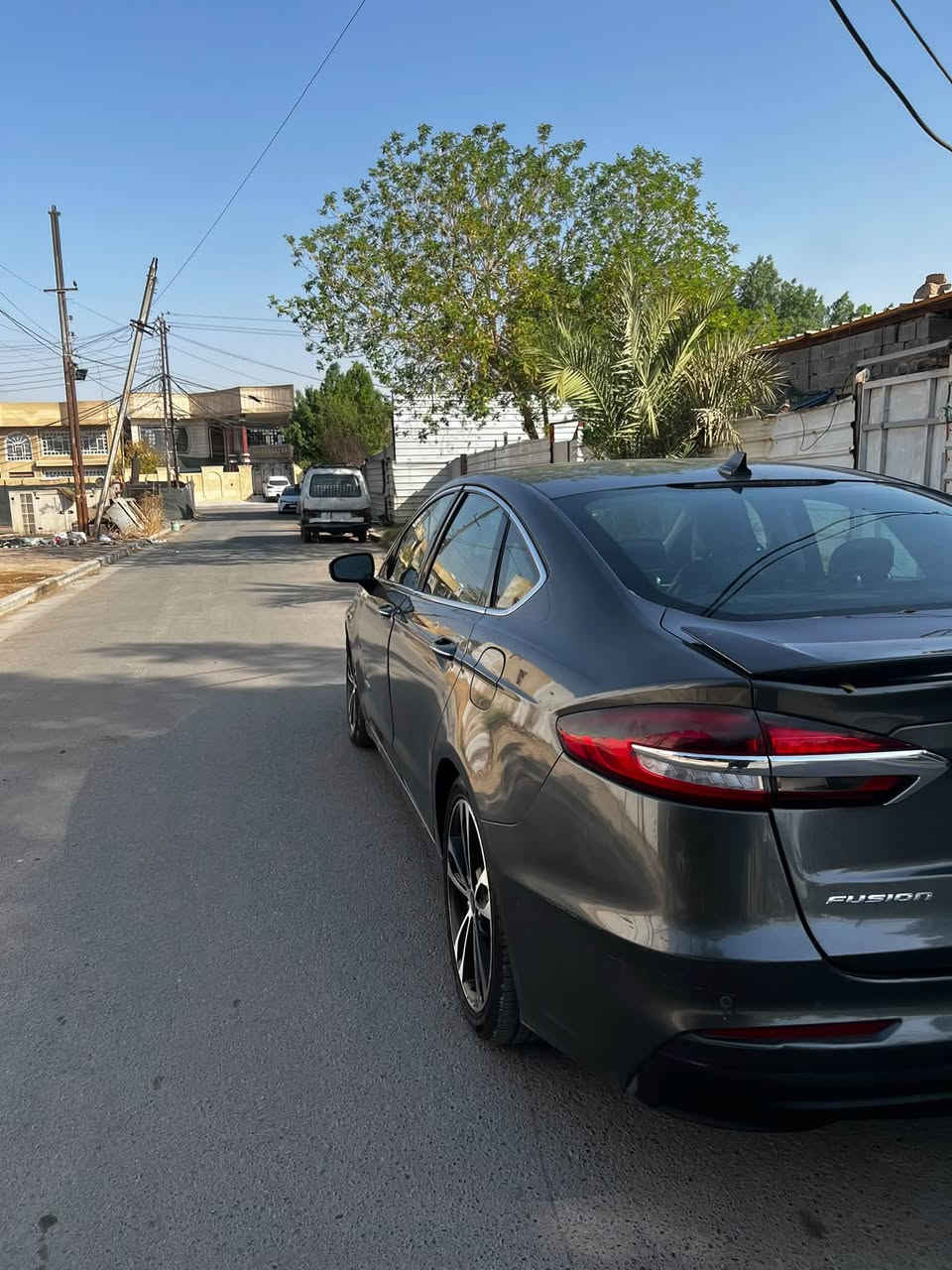 فيوجن للبيع
بيها 5 قطع صبغ حادثها جاملغ السايق مبدل و مصبوغ و مباوك وياها بنيد و جاملغ عكس السايق اللغد ضرره 20 % الايرباك ما طاك و اعتذر لان صور الحادث غير متوفره و هناك بالعراق قبل مااخذها صارت صبغ بابً السايق و خلفه ضربه خفيفه رافق الصورة وياها و ابيعلك حزام السيارة 
ماشية السيارة 180000 كيلو و ليس ميل 
مواصفات التيتانيوم كراسي تدفئة تبريد تحكم ستيرن وياها تدفئة همين مانع انصدام حساسات تاير انارة محيطية بلادي من امه جايه شاشه محدثه الى العربي و هواي بعد بيها مواصفات و سلايد روف 
السيارة ب اسمي جانيها صار 4 سنوات و ايدي بيها بس تحتاج ترتيب الصدر فقط كير مكينة بطارية هايبر نظيفة 100% امانه الله السيارة حلوه نصبتها محرك 2000 تنفس طبيعي مجدد سنوية و هزه و الرقم الحديد
السعر 18 مليون عراقي و بيها مجال حلو للشراي 
   
عنوان بغداد السيدية 
رقم الهاتف ***********
