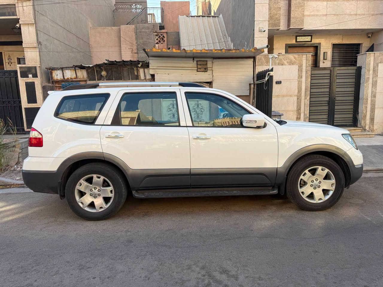 موهافي ٢٠١٥ خليجي  رقم اربيل الدولي
السونار مرفق مع الصور بعد السونار صار عندي بارد  ب الباب الخلف سائق و الجاملغ  

تبريد بي ضعف ينرادلها كمبريسر

سياره نصبتها كلش حلوه

محرك وكير مكفولات بلادي  

مكانها بغداد شارع فلسطين

السعر ١٣٠  ورقه وبيها مجال حك الجيه

 بيع فقط بدون مراوس

***********
***********

