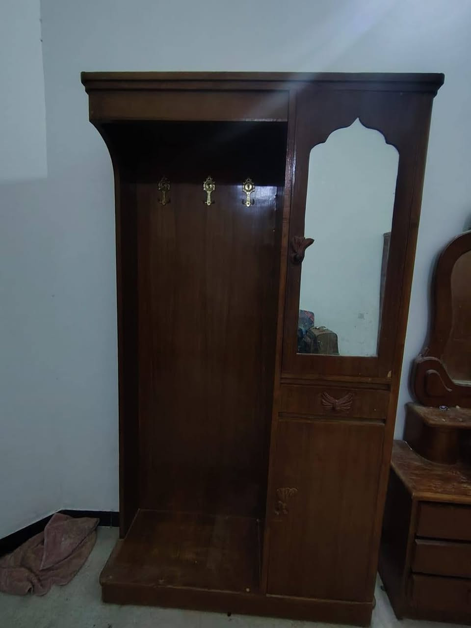 سلام عليكم غرفه  نوم للبيع اي ستفسار عل رقم ***********
