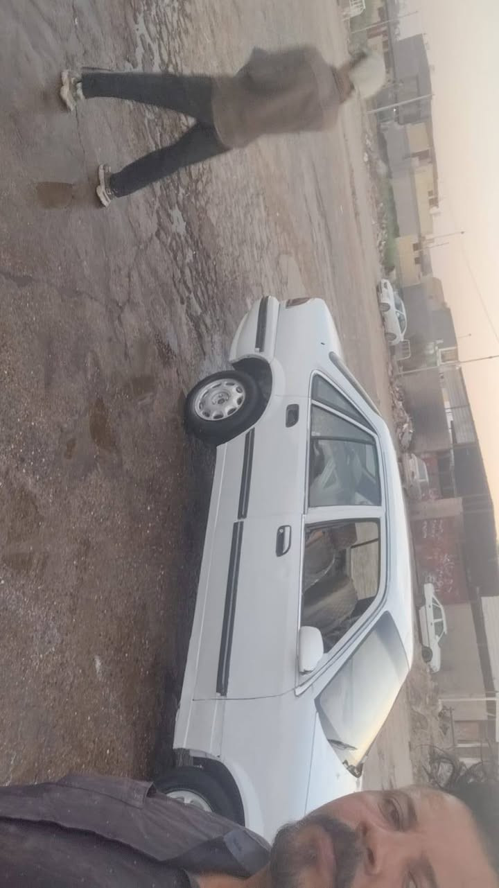 السلام عليكم سياره دايو برنس موديل 1994 رقم نجف مكينه بيها صوت اول التشغيل كيرها حلو محتاجه شغلات مثل بطانه باب تايرات نظيفه كهربائيات شغاله مالك ديوانيه موجود سنويه ساقطه السياره حلوه السعر 15 وبيها مجال للشراي حق الجيه مكاني ديوانيه رقمي  *********** واتساب
