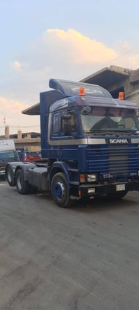 شاحنة • للبيع