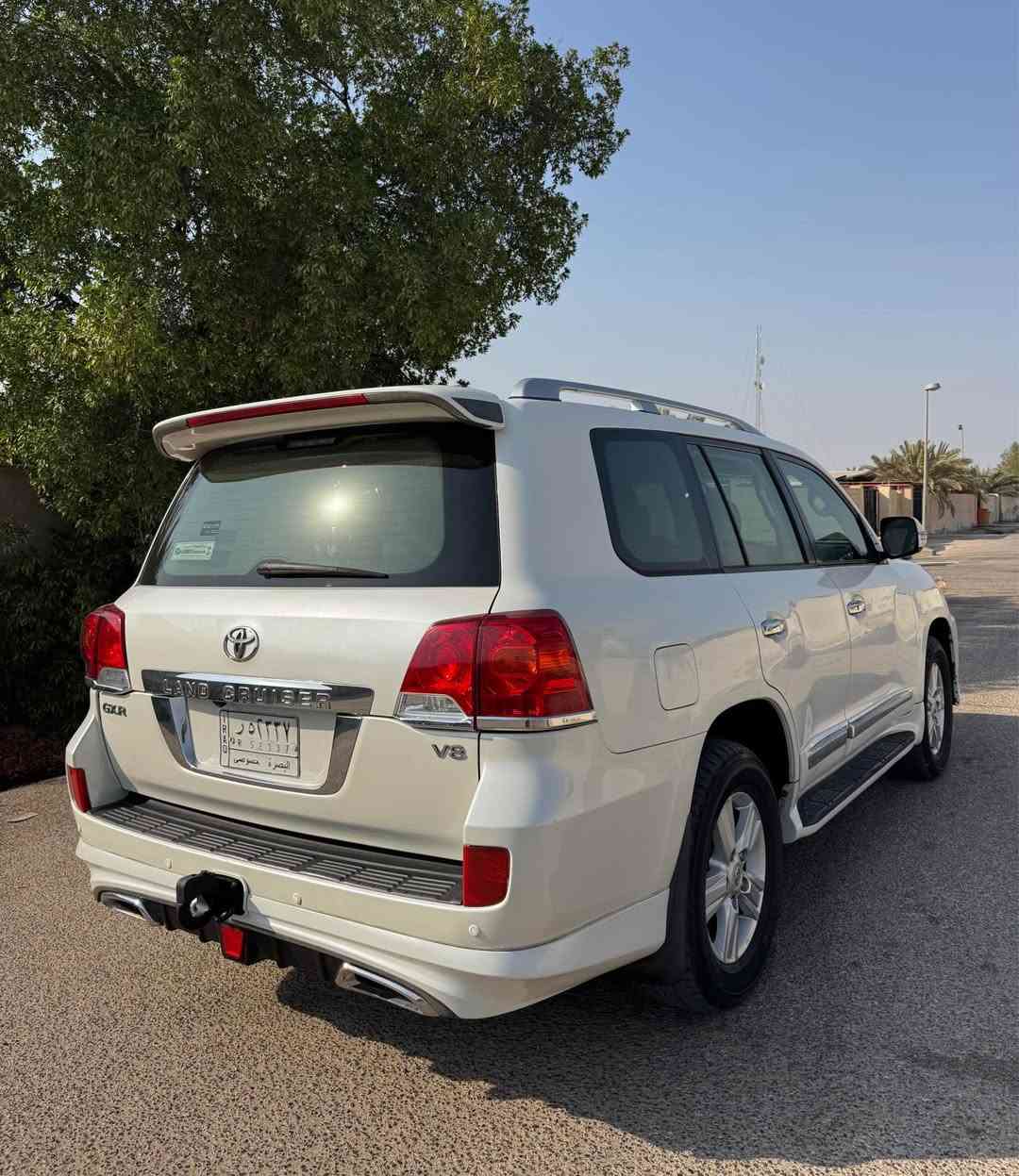 لاندكروز وارد خليجيGxRرقم بصرة باسمي 8سلندر جديده ماشيه120حقيقي مكفوله من ضربه وصبغ وبارد جاهزة من جميع النواحي بدون اي نقص فول مواصفات فتحه اشاير بلمري مري شفط لايت زنون كشنات جلد وكهرباء ثلاجة شاشه كامره حساس امامي خلفي تحكمات ستيرن وباقي بعض المواصفات مكان السياره بصره الاستفسار ع رقم*********** البصرة, العراق
