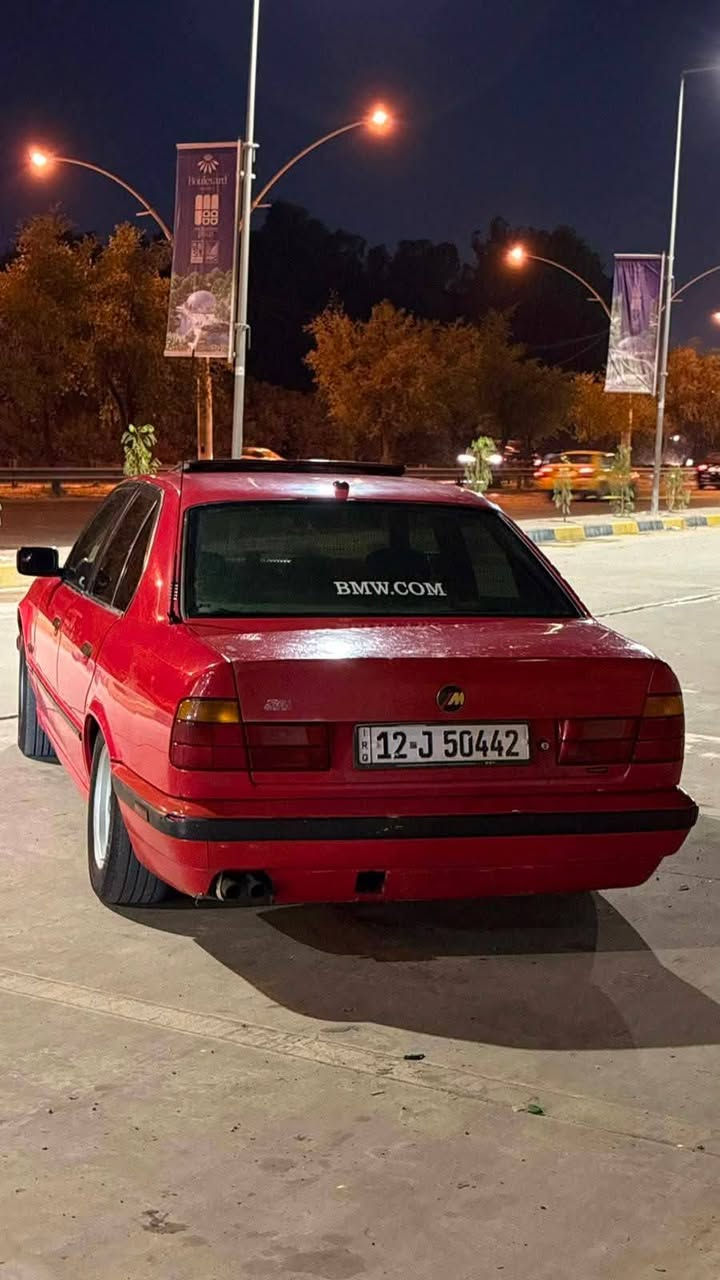 سلام عليكم بي إم للبيع فقط
موديل 1993

تأخذها من الشرعي السعر 55 وفيها مجال قليل

مابيها صبغ 

تبريد شغال 

مكينة وكير شرط 

دوشمة جديدة 

سيارة مال بيت حيل حلوة 

***********

***********
