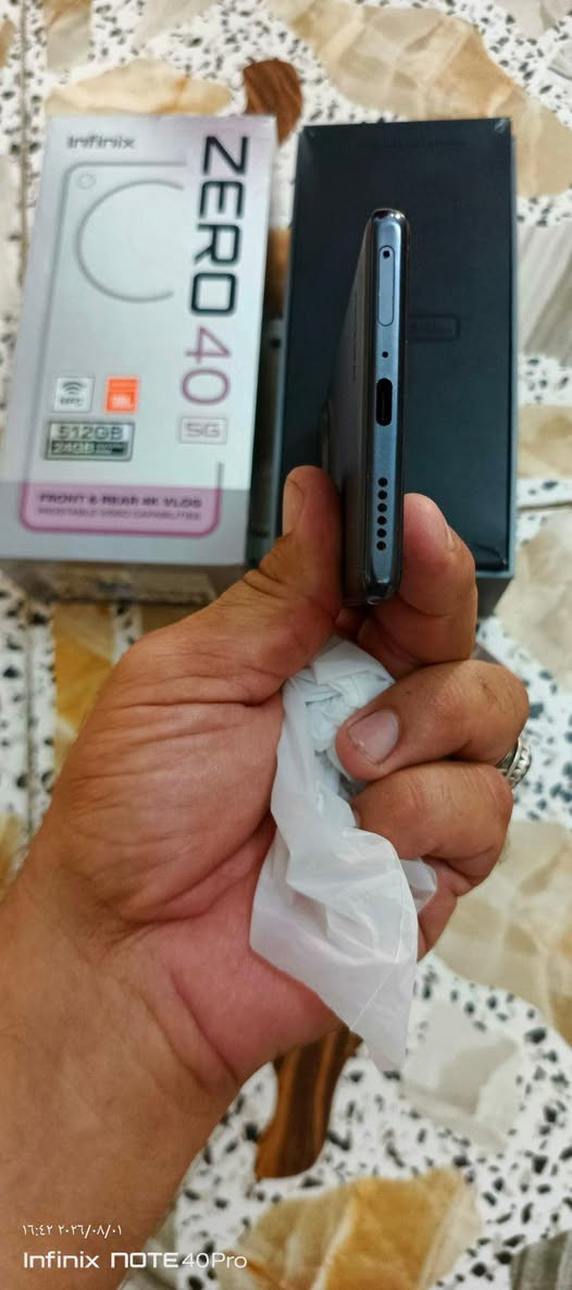 جهاز للبيع زيرو 40 جي فايف
ذاكره 512 .
جهاز ميحتاج احجي مواصفاته .
جهاز عباره عن مواصفات .
جهاز استخدام قليل جداً 
كامل ملحقاته شاحنته ماشحنت بيه .
السعر 360 الف مكاني فلوجة حي الشهداء 
اتصال ***********
