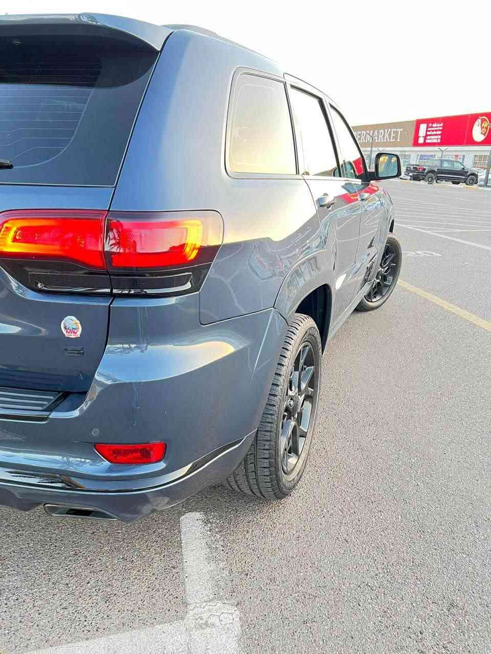 السلام عليكم
جيب كراند شيروكي S
2021 محرك V6 3.6
دفع رباعي 4x4
كشنات جلد
بنوراما
تدفئه تبريد مقاعد اماميه
تدفئه وتبريد استيرن
نقاط عمياء
رادار خلفي
مواصفات الS متخلص هذا مختصر
استفسار خاص

***********6📞
