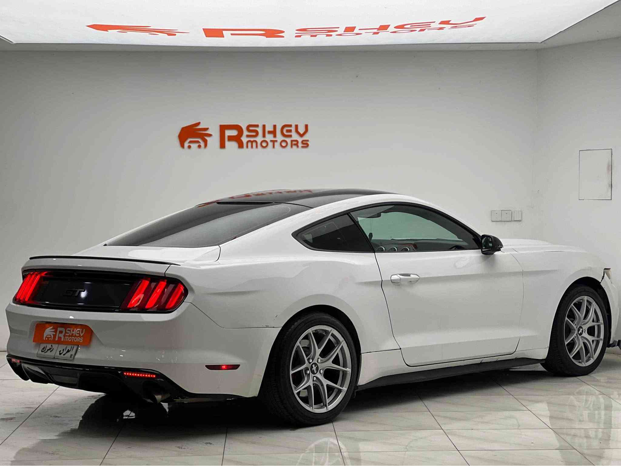 Ford Mustang 2017 
فورد موستانک ٢٠١٧ 
 😱🔥عليها غرامات ١٥ ورقة تنزل من السعر ❌

مكينة سلندر حجم 2.3 لتر تیربو 
ماشية 118,000 ميل فقط و بحالة جداً ممتازة

السیارة بیها صفحة السکن صبغ
ايرباكات ستیرن تکمة مرجع سستم شركة 

السيارة شرط التحویل 
 
مكفولة من كير و محرك و كهربائيات کلهم شغالین

و ب سعر بلاااش(98$) ورقة و بيها مجال

مكان السيارة

دهوك -معرض ارشف R-Shev
رقم51 من معارض التيرمينال 

***********
*********** دهوك, العراق
