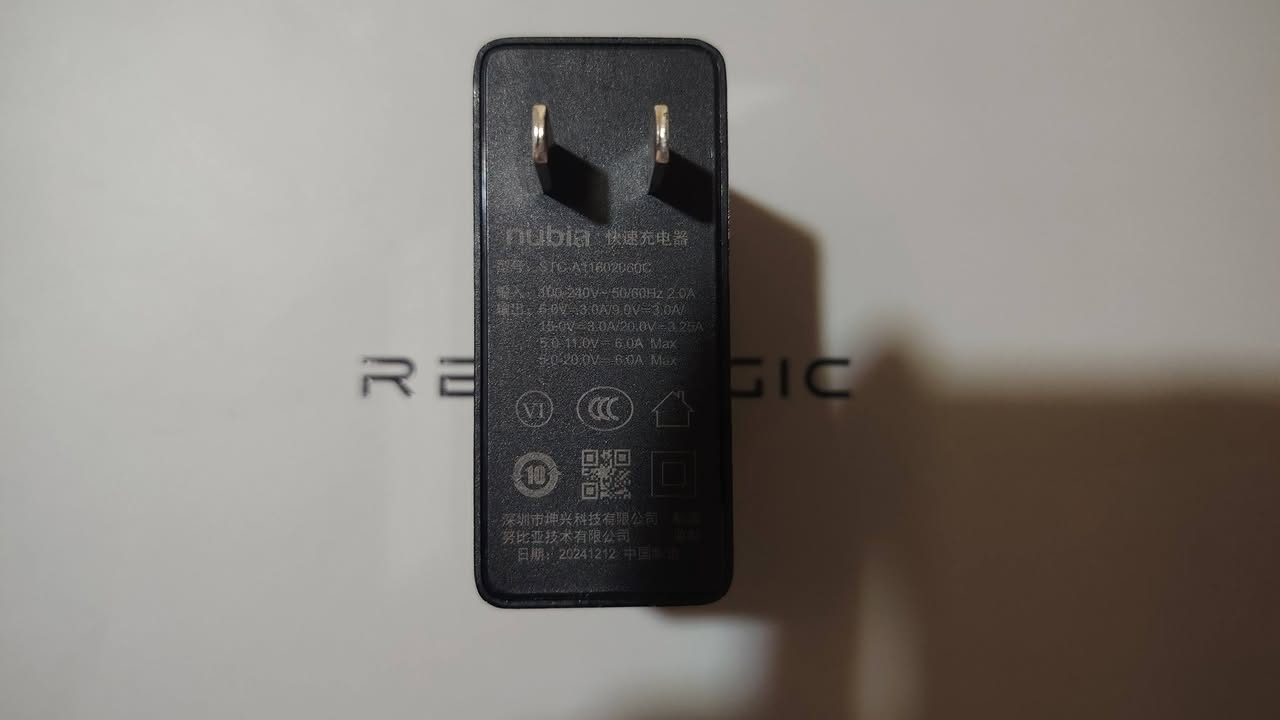 🔥 للبيع RedMagic Nova – نسخة ((((512GB)))) 🔥
📱 الجهاز: RedMagic Nova Gaming Tablet

💾 الذاكرة الداخلية:512GB

🧠 الرام: 16GB + إمكانية التوسعة الافتراضية

⚡ المعالج: Snapdragon 8 Gen 3

🎮 أداء قوي وسلس بأعلى فريمات ومخصص للألعاب الثقيلة

🖥️ شاشة كبيرة وسلسة وممتازة للألعاب والمشاهدة

🔋 البطارية: 10,100mAh

❄️ نظام تبريد مخصص للألعاب

🔊 ستيريو وصوت قوي

الجهاز غني عن التعريف والي ناوي يشتري يعرف شنو مواصفاته

✨ حالة الجهاز:
الجهاز نظيف جداً جداً، اخو الجديد، وما بيه ولا شخطة ، ومحافظ عليه بشكل ممتاز.

📦 الأغراض كاملة:
✅ التابلت
✅ الشاحن الأصلي 80W
✅ الكيبل الأصلي
✅ الكارتونة الأصلية الخاصة بالجهاز
✅ أغراضه كاملة + كڤر حماية مجاني

💰 السعر: 800,000
 اكرر هذا نسخة ال(512GB) مو 256

 الجهاز نظيف جداً ومناسب للي يريد جهاز Gaming قوي بدون وجع راس.

العنوان //بغداد .. الحرية.. دور نواب الضباط

📩 للجادين فقط، اتواصل او اتصل على الواتساب ، فيس مامتواجد وهذا رقمي نورني 👇🏻🌹

    ***********
