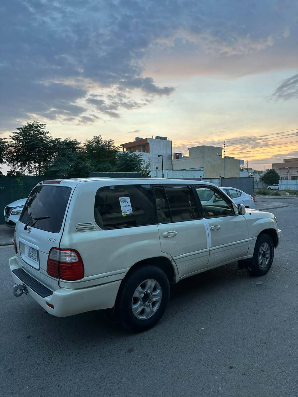 لكزس LX470 • فول مواصفات • ٢٠٠٠
