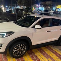 هيونداي توسان خليجي مكفوله من الصبغ شبر pdr بالجاملغ الخلفي   موديل..2...