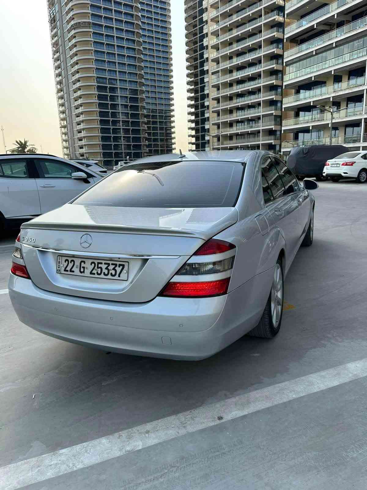 لعشاق الفخامة ( مارسيدس خليجي ) 
مارسدس / S 350 محرك مرغوب تنفس طبيعي , لارج باب طويل 
موديل 2008 
 ماشيه حقيقي (189 KM) 
الداخل اسود  
(السياره رقمة اربيل بسمي  وبيهه كتاب تضليل سنه ) سنوية ب اسمي تنتهي سنة 2029 
السياره حلوه وكامله ومال جناي . 

مواصفات السيارة ...
-محرك 6 سلندر تنفس طبيعي المرغوب ,  كير أوتو تعليک
-فتحه سقف 
-اربع ابواب بصمة
-شفتات ستيرن
-تبريد قطعتين
-شاشة اصلية بنظام تحويل بين الكار بلي والشاشة الاعتيادية
-مفتاحين تشغيل بصمة 
-باب طويلة , مقعد خلفي  رئاسي
-4 كشنات جلد تدفئه تبريد
-جكات رفع السيارة و أبواب شفط 4
-جنطه شفط , سايد بريك بصمة
-ناظور ليلي
-تلفون و ماوس
-بردات كهرباء 
-ستيرن كهرباء متحرك
-مقاعد كهرباء + تدفئة تبريد
-مري شفط وقلاب + أشاير
-3 وضعيات قيادة خزن ميموري
-سستم سماعات هارمن كاردون
-سيدي changer 
-حساسات امامي خلفي
-مثبت  ومحدد سرعة
-انارة الداخل والدشبول 
-ويل كب تو سايز أصلي نجمة حجم 20
-(وبعد بيها هواي مواصفات)
-السياره خليجي بدون صبغ 
والسياره كاملة والكمال ل لله وبدون اي نقص 
وبالعافيه ع الياخذها ..
السعر 200وبيها مجال بسيط 

مكان السيارة : بغداد المنصور 

رقم صاحب السيارة
 ***********
***********
الشيخ ابو غيث
