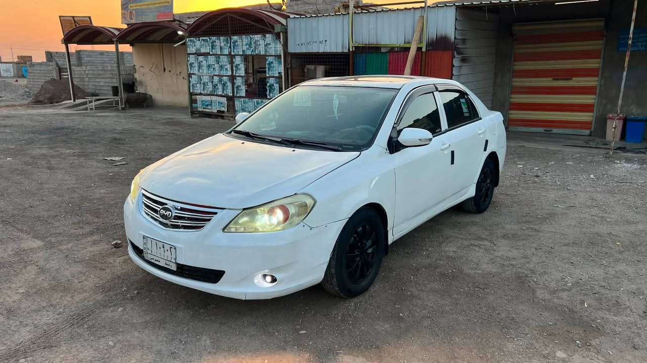 سلام عليكم

بي واي دي جي ثري  BYD G3 2013
سياره بيها ضربه صندوك ومعمره خياسات تايرات جديده
حداديه جديده
عليها منضومه زنون كامله 
عليها شاشه 
السنويه نافذه وراعيها موجود 
السعر٣٥ورقه وبيها مجال 
رقمها واسط وموقعها واسط شيخ سعد 
***********

