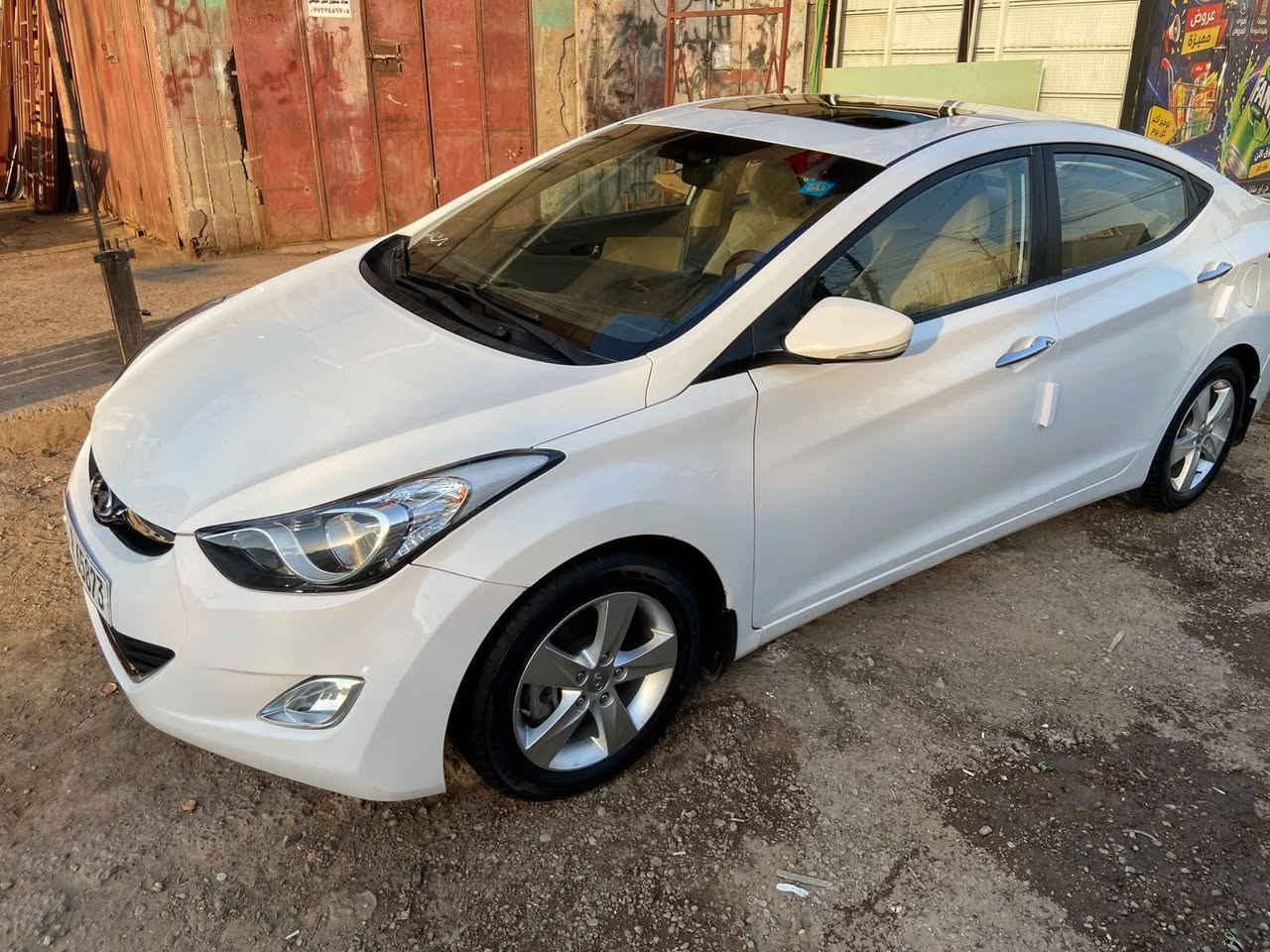 السلام عليكم ELANTRA  موديل 2014 
فول مواصفات 1/1 خليجي 
محرك 2000 دوش كير محرك خير من الله السيارة تخم تاير منضومة مي صالي يومين شادهن شرط التاير انتاج 26 وراديترات جدد تبريد ثلج شرط ❄️
ماشية 116 km شرط ب120 دك جرس 🔔 ممشى بلادي صدر امامي نفض كلة جديد تخم اذاين جدد ومشط ستيرن جديد دواخلها بلادية حت الكاعية بعدها كاربت ممدوشمة منضومة زنون شادلها بيها ضمان سنة 
مكاني : بغداد حي اور 
رقمي : ***********
ملاحضات : مكفولة من ضربة وتبديل وصبغ عدا تكحيل كارت كد شبر فقط 
السعر : 117 وبيها مجال
