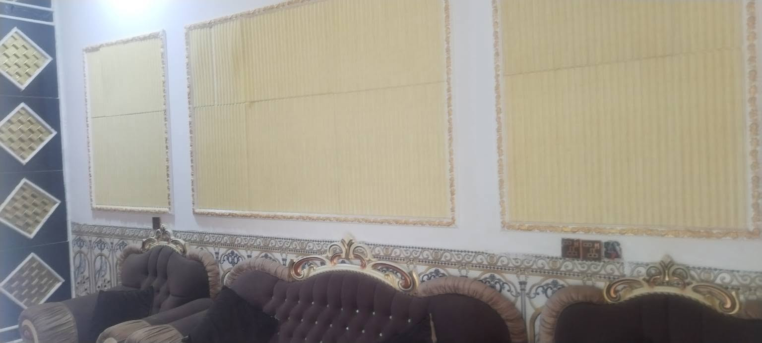 السلام عليكم بيت للبيع 110 متر بناء حديث صب كونكريت غرفه صاله مطبخ استقبال حمام داخلي طابق واحد البيت حر ما مطلوب 
واذا اكو مراوس اراوس بيت او هيكل مطلوب عادي
العنوان حي العسكري الرابع قرب جامع زين العابدين 
***********

