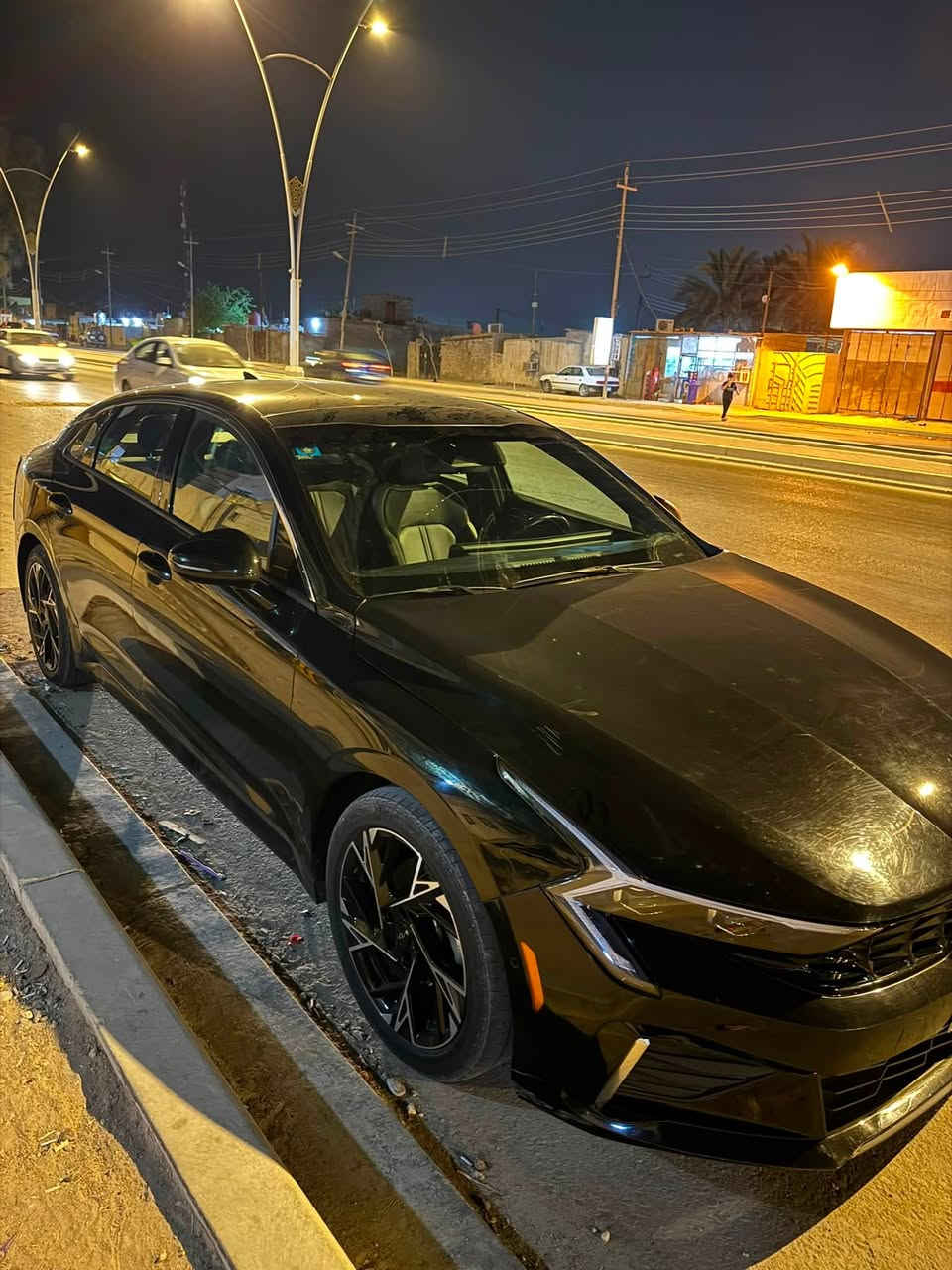 اخوان K5 للبيع موديل 25 محرك 2500 تنفس طبيعي لون رمادي مميز
السياره خير من الله كير مكينه كفاله حادث السياره بس بنيد مبدل نفس الون بلاد بدون دواخل ليرباك بس دركه 

مواصفات السياره فوووول بدون 

رادارات 

حساسات

نقطع عمياء

شاشه متصله 

عداد الكتروني 

شاحن لاسلكي

تحديد مسار 

قياده ذاتيه 

كشافات امامي خلفي

مري جانبيه هيتر

اوتو هولد

هندبريك كهرباء

جام اوتو 

حساس خافي 

وحساس امامي

كامرا دواره360

كاربلي بلوتوث

ممشه سياره ٣٠  الف 

 رقم شهداء  بغداد  

مكاني بصره زبير ***********

نص مكتوب في الصور:
- KNAG64J77S5296007