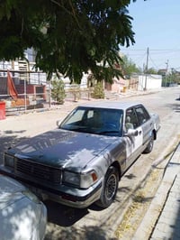 سيدان ١٩٩٠ • نجف • شاشة وكاميرا