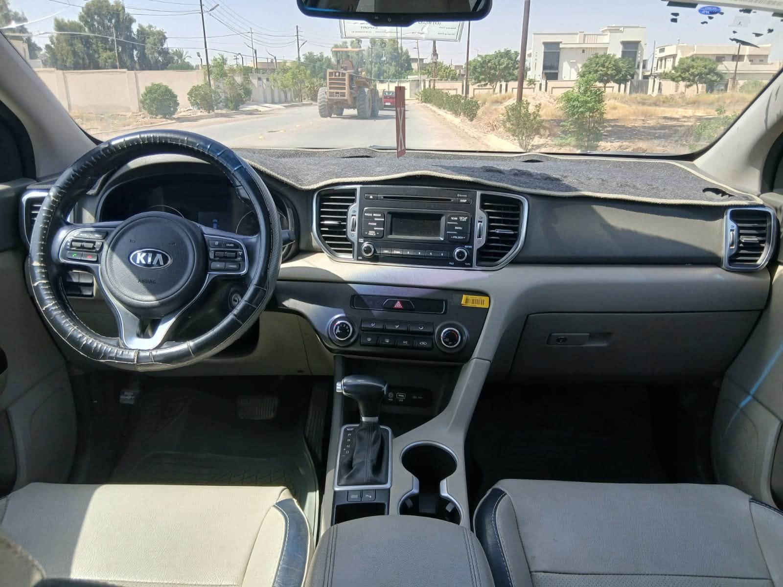 🚘 كيا سبورتج خليجي موديل 2017
🌏 وارد خليجي

🔺 المواصفات

▪️ محرك 2000 DOHC المرغوب

▪️ كير أوتماتيك

▪️ منظومة تبريد جديدة

▪️ داخل جلد

▪️ كاميرا

▪️ تحكمات ستيرن

▪️ تخم تاير جديد

▪️ سونار

🔺 معلومات السيارة

▪️ ماشية 71 ألف كم حقيقي

▪️ رقم بغداد

▪️بيها صبغ شبر بالصندوق الخلفي وبيها بارد قليل بالباب

▪️ السونار موجود بالصور

📍 مكان السيارة

▪️ بغداد - الغزالية

📱 رقم صاحب السيارة 
***********

🇰🇷السعر 170 $ وبيها مجال
