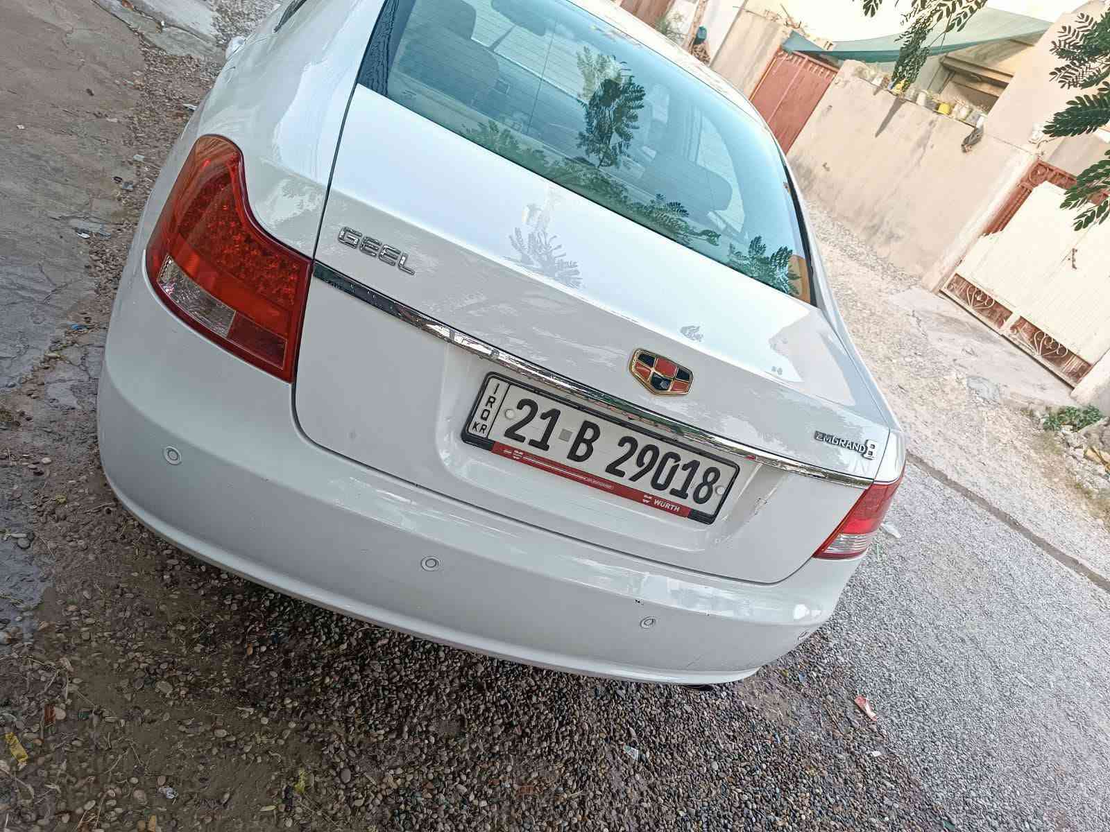 سڵاو هاوڕێیان جیلی ئیمگراند مۆدێل 2013 حەجم گەورە 8 سبوخی یەک بستە سەنەوی تازەیە خاوەنی لە کەلارە بە شەرتی تەحویل و وکالە و غەرامە گێڕ و مەکینەی کامیریە شوێن کەلار سعری 50 گڵاو مەعمەلە ژم *********** ئەدمین گوڵ
