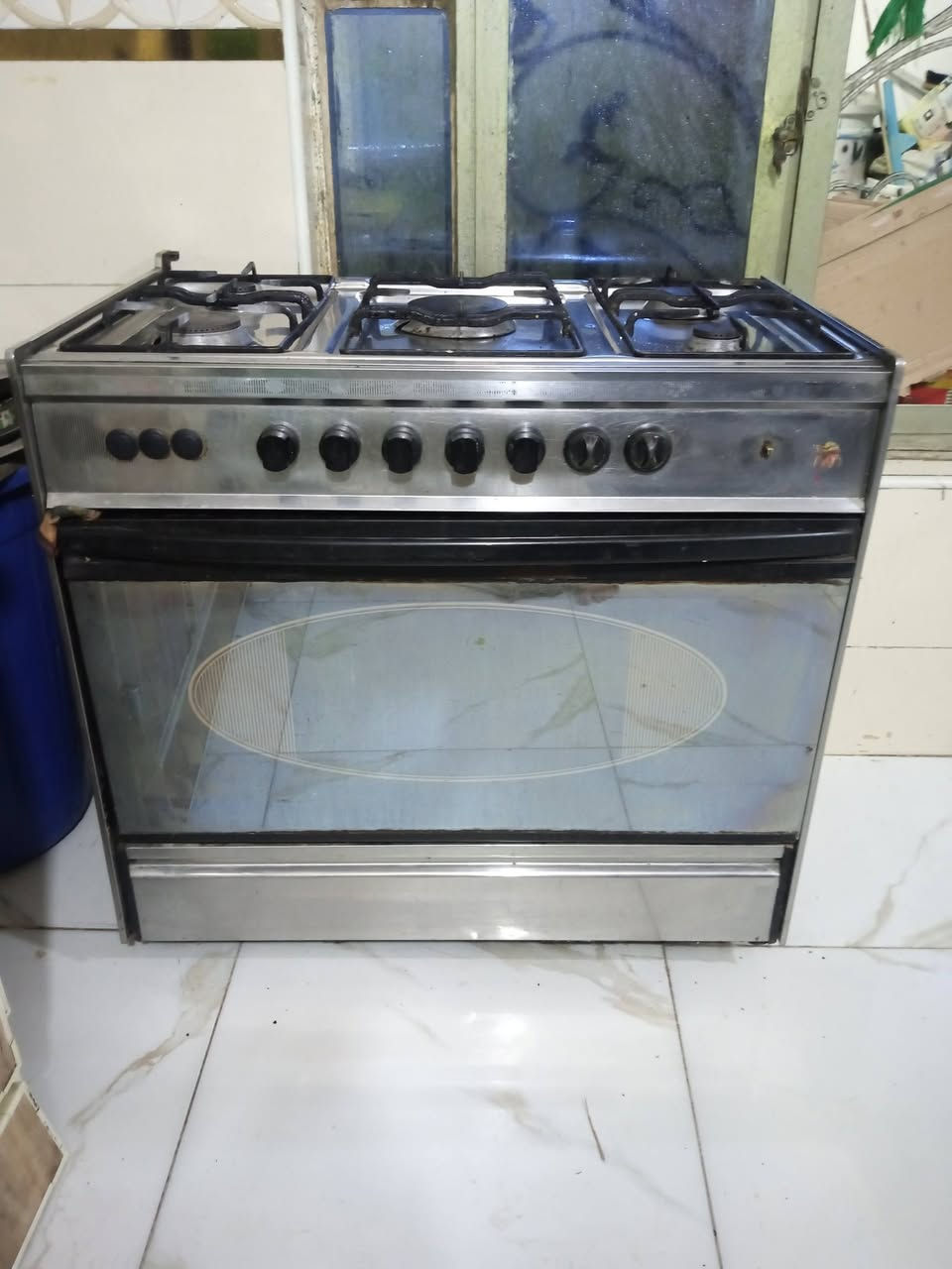 السلام عليكم ... 3 طباخات للبيع شرط النظافه والتشغيل فرن و5 مشاعل و4 مشاعل ع الفحص للتستفسار اكثر يرجا مراسلة الصفحه او الاتصال ع رقم *********** وات ساب
