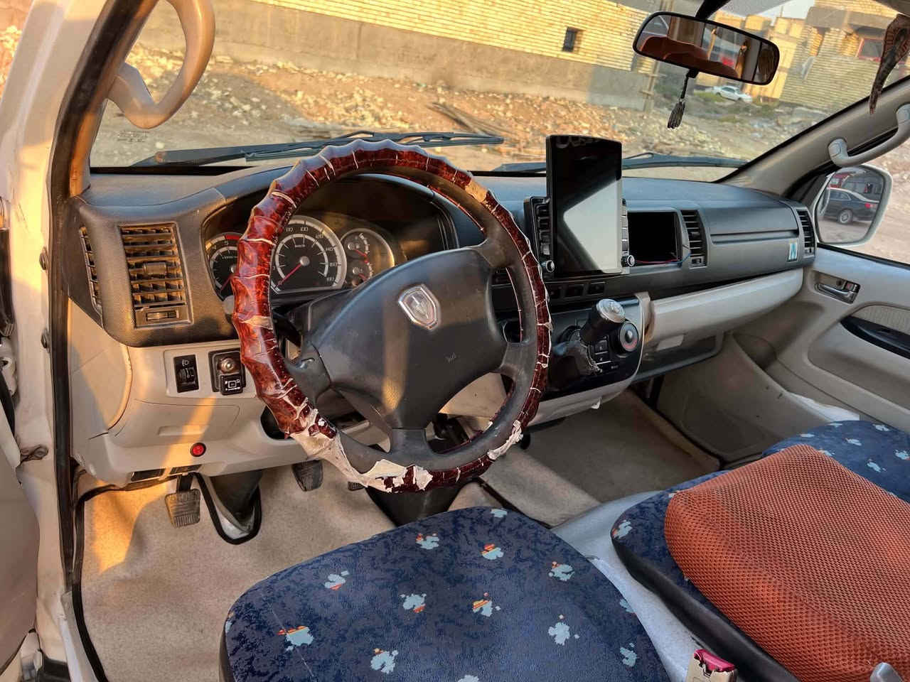 جنبي 19 داخل أبيض 3قواش سياره باب كهربائي مكينه كير اكسل منظومه غاز داخل أبيض تبريد مراوح تنته دوشمه عامه لسره كبل لشارع بيهه ضربه باب سلايت ومبدله العنوان بابل الحصوه سعر 165بيهه مجال 

‏‪***********‬‏
