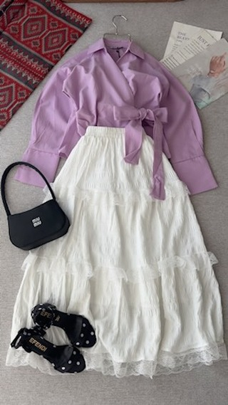 ⁨	⁨	⁨	👗✨ أزياء أزورا ✨👗

إطلالة صيفية ناعمة… بسيطة بس تخبل 🤍🌸

👕  قميص موديل عبار | 20 ألف
• خامة بوبلين مع فيونكة جانبية للتخصير 
• طول القميص  65 سم
• القياس:  38 . 40 . 42 . 44 
•
✨تنورة موديل زارا | 25 الف 
•خامة مقاربة للكريشة 
• طول التنورة  100 سم
• القياس:  38 . 40 . 42 . 44 

✨ قطعتين يكملن بعض ويطلعن لج لوك كاجوال مرتب وأنيق بكل وقت.

📩 للحجز والاستفسار: راسلوا الصفحة
📞 ***********

🚚 توصيل لجميع محافظات العراق +5 آلاف فقط

🤍 أزياء أزورا… لأن أناقتچ تستاهل الأجمل.⁩⁩⁩
