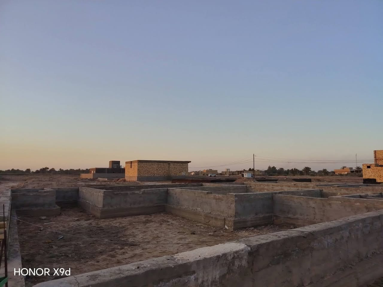 سلام عليكم
عرصه طابو زراعي سند 25 للبيع

المساحه 250م واجه 16م

بيه بتلو

العنوان الديوانية_الدغارة _هور الجبور _مجاور مجمع شارع 30
الاستفسار ***********
____________________________
او زيارة مكتبنا في الدغاره مقابل قائم مقاميه
مكتب عقارات الدغارة
أهلًا وسهلا بكم

نص مكتوب في الصور:
- HONOR X9d