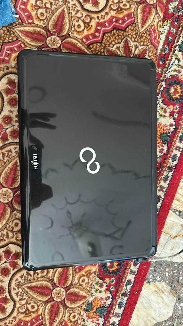 لابتوب للبيع نضيف كلش وشغال ومابي شي بس بطاريه ضعيفه كبل طفي بطاريته اب 20 الف مابدلت اريد ابيع سعره 75 مواصفات كوراي 3 ماعرف ياجيل 
رام 4 
هارد مالتهه الاصلي 320 
الاستفسار  ***********

نص مكتوب في الصور:
- عرض المعلومات الأساسية حول الكمبيوتر إصدار Windows Windows 7 Ultimate Copyright © 2009 Microsoft Corporation. All rights reserved. Service Pack 1 النظام تصنيف: تصنيف النظام غير متوفر المعالج: Intel(R) Core(TM) i3 CPU M 370 @ 2.40GHz 2.40 GHz الذاكرة المثبتة (RAM): ٤,٠٠ غيغابايت (٣,٨٠ غيغابايت مستخدم) نوع النظام: نظام التشغيل ٦٤-بت القلم واللمس: لا يتوفر إدخال باللمس أو بالقلم لشاشة العرض هذه إعدادات اسم الكمبيوتر والمجال ومجموعة العمل اسم الكمبيوتر: II-PC اسم الكمبيوتر بالكامل: II-PC وصف الكمبيوتر: مجموعة العمل: WORKGROUP تنشيط Windows تم تنشيط Windows معرف المنتج: ٠٠٤٢٦-OEM-8992662-00006 تغيير الإعدادات طلب برامج Microsoft الأصلية معرفة المزيد عبر إنترنت.