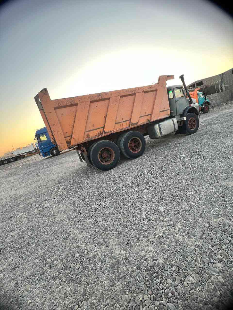 السلام عليكم اقجم للبيع موديل 79 رقم بغداد مكانيك جديد شاصي ما مصبوغ ***********
