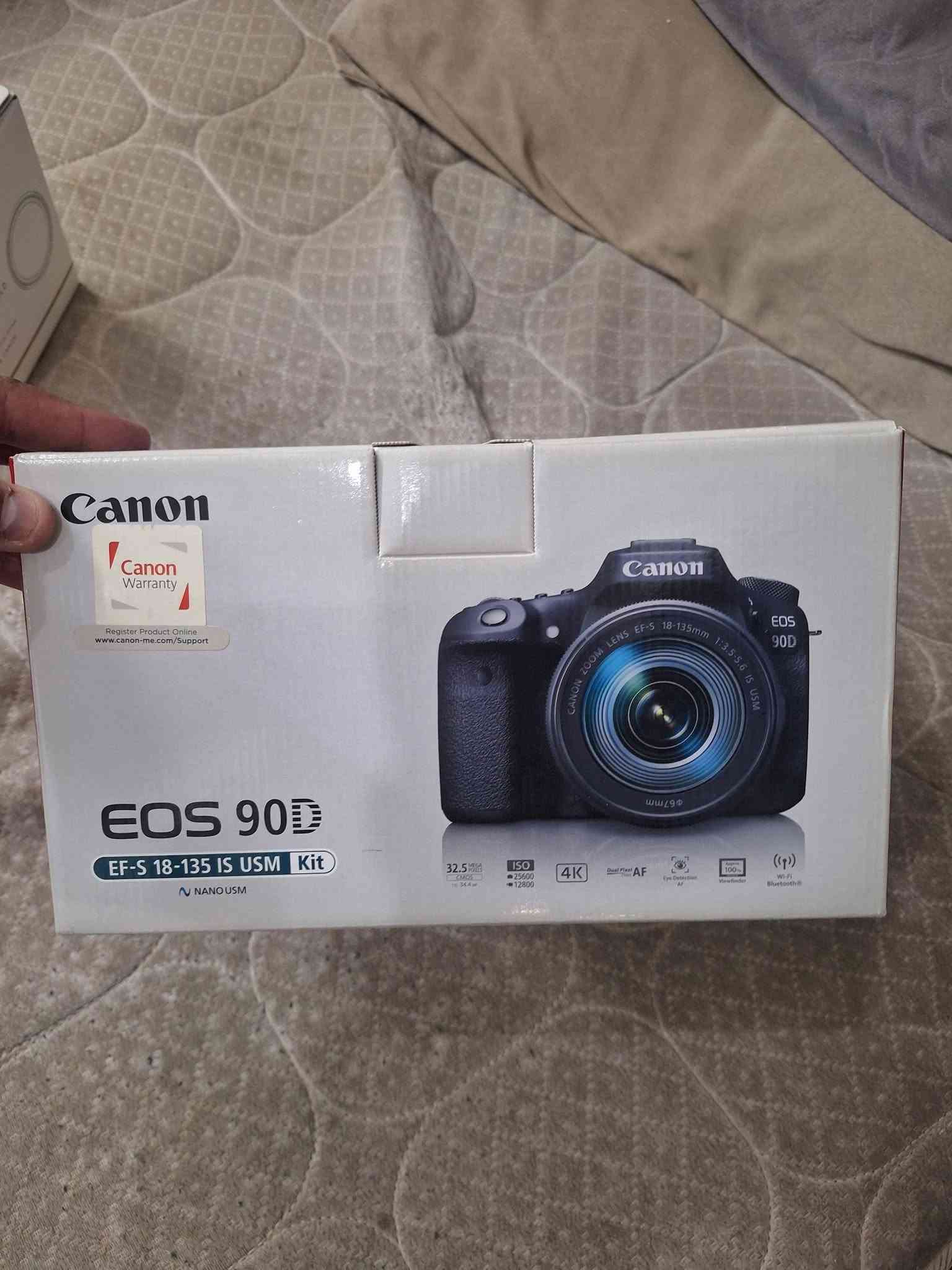 كاميرا كانون 90d للبيع
شتر ٣٠٠٠ صورة بس اكثر الوقت ضامها وما استخدمها
عندي عدستين 
١٨ / ١٣٥ ملم
١٨ / ٤٠٠ ملم 
ما ابيع بس بدي اعتذر 
ابيع بدي + عدسة وحدة او عدستين مع البدي 

اذا بدي وعدسة ١٣٥ يصير السعر مليون و٥٨٠ الف
اذا بدي وعدسة ٤٠٠ يصير السعر مليون و٨٠٠ قفل 
اذا بدي وي عدستين يصير السعر مليونين و٥٠ الف
اذا تشتري العدستين انطيك هدايا ( حقيبة + رام ١٢٨ كيكا 4k ) 
مكاني بغداد الكرخ
رقم الهاتف ***********

