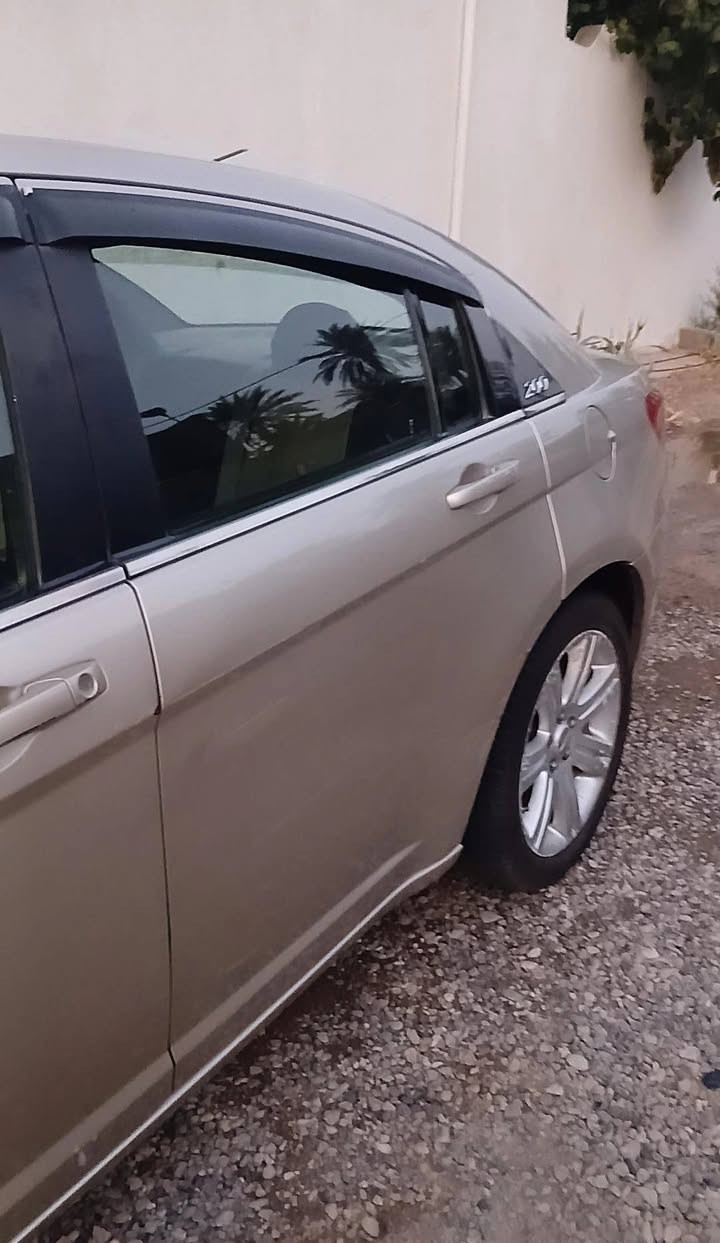 كرايسلر C200 
2013 مكينة 2400 
منظومة غاز + بانزين 
هزة سنوية جديد / رقم بغداد 
ضرر جاملغ خلفي 
***********
عنوان ديالى
