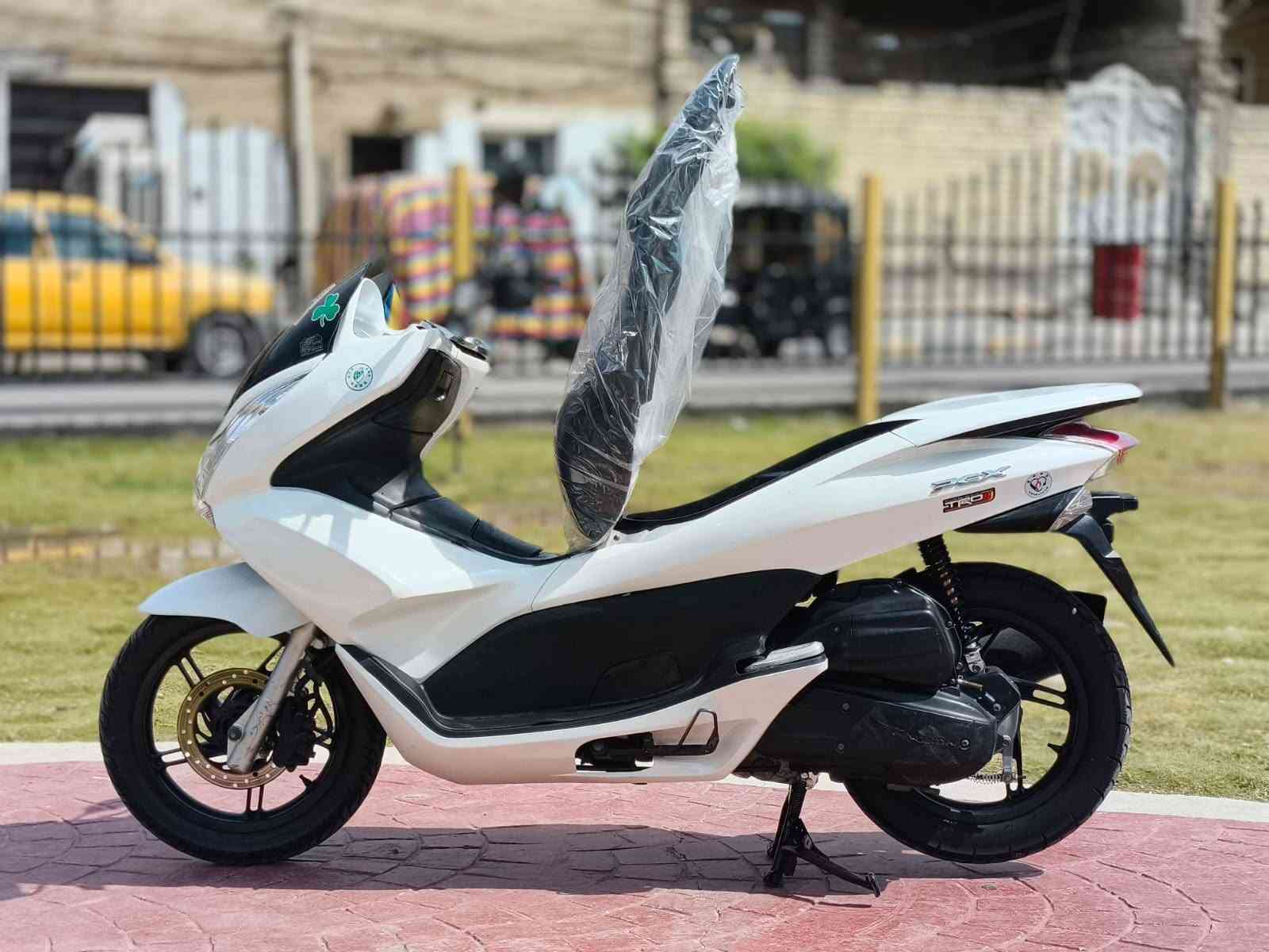 سلام عليكم....
دراجة (PSX)...(جيل الاول)  
🛵للبيع  
دراجة شلعه معدل كهربائيات كلهه شغاله 
دراجة جديده  بلادية
أي نقص مابيهة
جيب فيتر وتعال افحص
العنوان بغداد مدينه الصدر قرب مطعم ليمونة🍋 الاستفسار الاتصال على الرقم 📞 ***********
