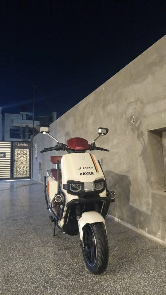سلام عليكم 

للبيع ''قبل كلشي المعرف لايعرف وحش الكون فئه ال VlP ✈️
  لون مميز داخل موروني 

سرعه 80حقيقي🚀

بطاريات 6مسطره🚀

الدراجه مستعمله أسبوعين فقط بعدهي جديده كدامكم 

السعر خاص لو اتصال على الرقم *********** 
بيه هواي مواصفات اكيد تعرفوهه مثل الربط على برنامج الجهاز وهاي شغلات بعد 🚀

