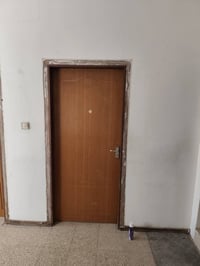 للبيع بيبان عدد 2 مع جراجيب 07803280310 حي تونس بغداد