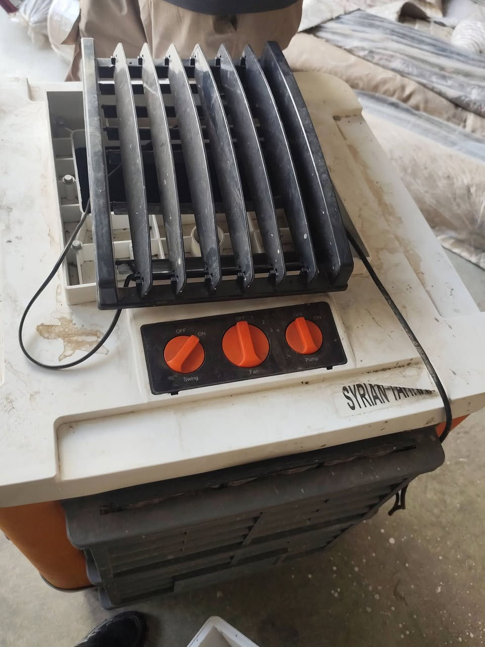 مبردة جديدة. غير مستخدمة.
ماخذيها 250الف. 
راعيها يريد يبيعها. لغرض. السفر. 200الف 
مكان. شارع الجاير. قرب اسواق. برتقالة. ***********
