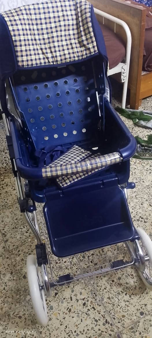السلام عليكم عندي هاي العربانه تخبل و امانه الله طفل مكاعد بيهة بس فتحت البطانه و غسلتهة سبب البيع جابولي وحده هديه و استحيت ارجعهة انطوني بيهة سعر مكاني بغداد حي الجهاد و رقمي *********** ماكو توصيل لحد يطلب مني توصيل واتساب تواصلوا وياي
