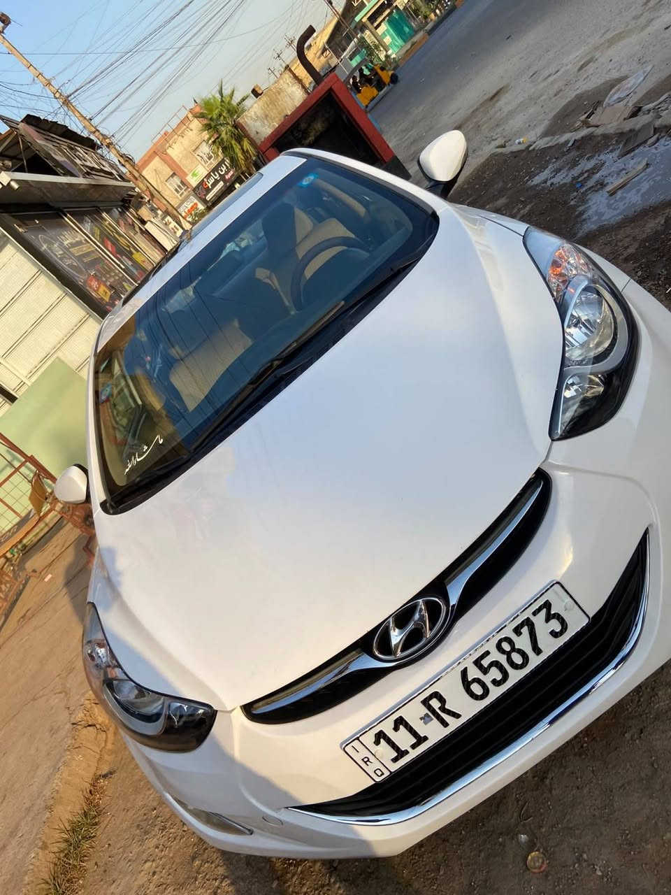 السلام عليكم ELANTRA  موديل 2014 
فول مواصفات 1/1 خليجي 
محرك 2000 دوش كير محرك خير من الله السيارة تخم تاير منضومة مي صالي يومين شادهن شرط التاير انتاج 26 وراديترات جدد تبريد ثلج شرط ❄️
ماشية 116 km شرط ب120 دك جرس 🔔 ممشى بلادي صدر امامي نفض كلة جديد تخم اذاين جدد ومشط ستيرن جديد دواخلها بلادية حت الكاعية بعدها كاربت ممدوشمة منضومة زنون شادلها بيها ضمان سنة 
مكاني : بغداد حي اور 
رقمي : *********** 
ملاحضات : مكفولة من ضربة وتبديل وصبغ عدا تكحيل كارت كد شبر فقط 
السعر : 117 وبيها مجال
