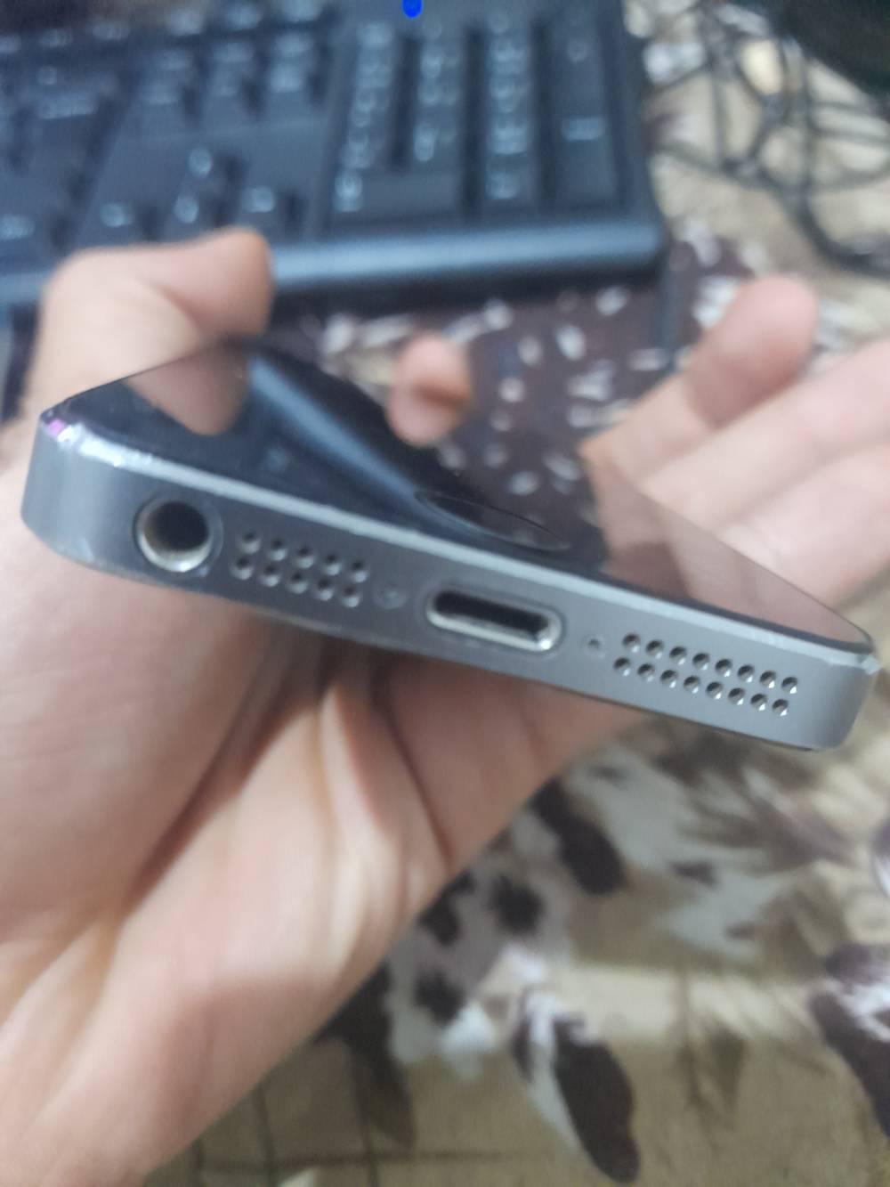 ايفون 5s • ١٦ • كاميرا عطلانه