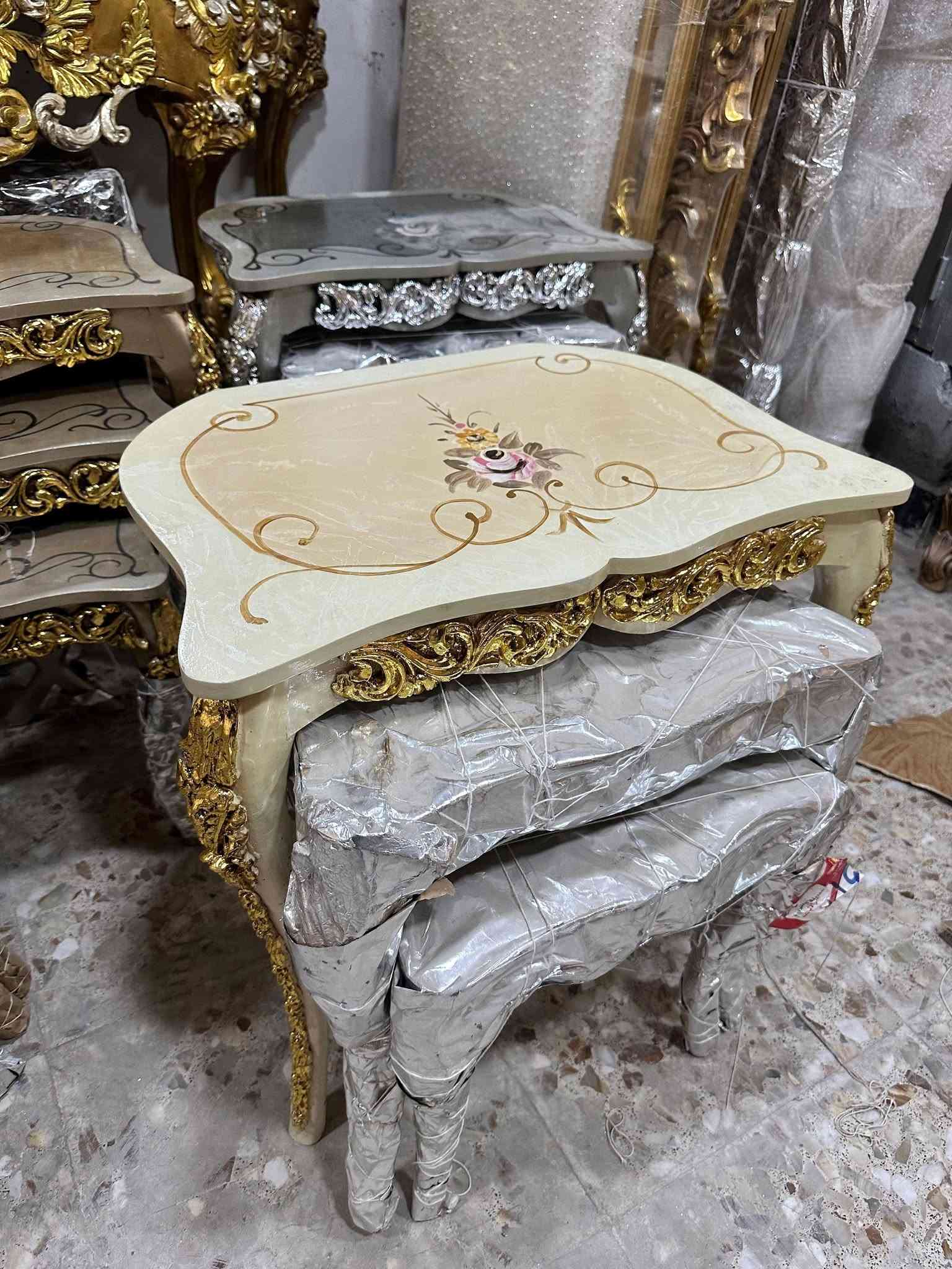 السلام عليكم
غراض تصفية معمل للبيع 
كرسي خشب مقطع ب٥٠
الميز تواليت والكومديات ويه المرايه ب٦٠٠ 
الكومديات ثنينهم ب١٥٠ والواحد ب٧٥ 
الميز تواليت ويه المرايه ب٤٥٠
الشازلون على حاله ب٣٥٠
سيت الماصات ب٩٥ 
الكراسي الملكيات دوشمة حمرة ب١٦٠
ميز الطعام الدائري مع ٤ كراسي زيتوني ب٣٥٠
الفاترينا  او البوفيه بدون جام ب٣٥٠
الغرفه البيضه بمليونين ونص 
كرسي هزاز خشب زان ب٢٥٠
اوراق ذهب ايطاليه ب٣٠ الف ١٠٠ قطعة 
ورق فضي ب١٥ 
ورق ذهبي كازاخستاني ب٢٥
