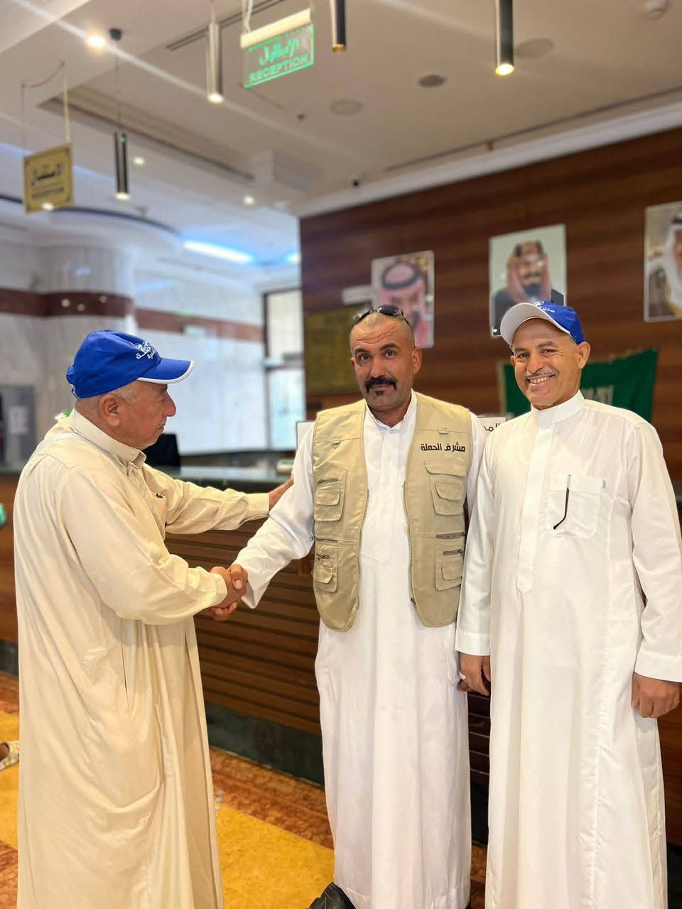 .*عمرة المولد النبوي الشريف ✨* 

🚌 برنامج العمرة عن طريق البر
💵 السعر: 500 دولار فقط

🕌 *المدينة المنورة* 

🕋 3 ليالي / 4 أيام
🏨 فنادق المركزية – فندق رويال – باب السلام
⭐ تصنيف 4 نجوم
📍 موقع مركزي قريب من المسجد النبوي الشريف.

🕋 *مكة المكرمة* 

🏨 5 ليالي / 6 أيام
🏨 محبس الجن – فندق ميسان
⭐ تصنيف 4 نجوم

🌟 *ماذا يشمل برنامجنا؟* 

💠 الفيزا
💠 السكن في مكة والمدينة
💠 الطعام وجبتين يومياً بنظام البوفيه المفتوح 
💠 المبيت في مزرعة بمدينة حائل 
💠 وجبة الإفطار في المزرعة
💠 خدمة ومرافقة طوال الطريق ذهاباً وإياباً 
💠 التنقلات الحديثة والمكيفة
💠 مزارات المدينة المنورة ومكة المكرمة 
💠 هدايا للمعتمر 
💠 إحرامات
💠 حقائب سفر 
💠 إشراف إداري وديني طوال الرحلة 

📞 للحجز والاستفسار:

📱 ************* 
📱 ************* 

📍 موقع الشركة:
 *النجف الأشرف – الكوفة – مقابل مسجد الكوفة* 

🏢 *شركة السند للسفر والسياحة* 

 _*سارعوا بالحجز، الأماكن محدودة.*_
