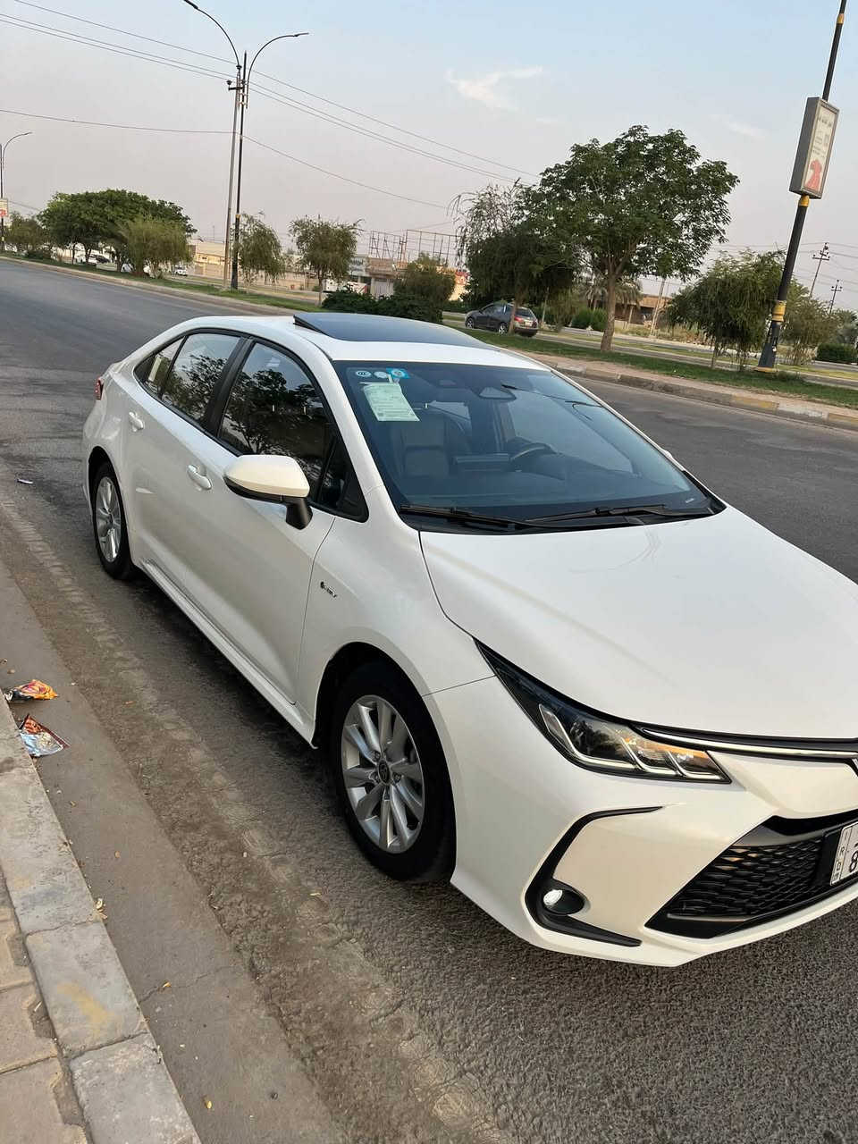 كورلا هايبرد شكل خليجي
سلام عليكم 

كورلا هايبرد صيني شكل خليجي 
فول مواصفات 
موديل 25 كفاله عامه 
كشنات جلد   فول تحكمات ستيرن 
تحديد مسار  توقف ذاتي مثبت سرعه 
اناره LEDامامي خلفي
فتحت سقت 
ثلاث انضمه قياده 
اوتو هولد  سايد بريك بصمه 
اشاره بل مري 
ماشيه 44الف حقيقي 
السياره بلاديه ع وضع الشركه 

بعد بيه هوايه مواصفات 
مكان السياره رمادي 
سعر واتساب او اتصل 
لل استفسار ***********
