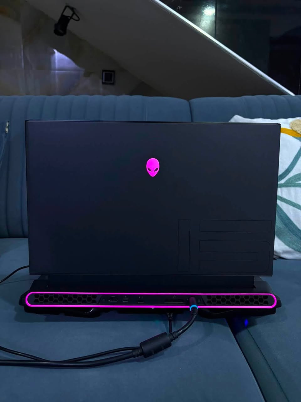 Dell	الماركه
Alienware M15 R4 الموديل
10th Generation Intel®️ Core™️ i7-10870H (8-Core, 16MB Cache, up to 5.0GHz Max Turbo Frequency) البروسيسور
NVIDIA®️ GeForce RTX™️ 3070 8GB GDDR6 الجيرافيك
15.6" FHD (1920 x 1080) 300Hz 3ms 300-nits 100% sRGB color gamut الشاشه
16GB DDR4 2933MHz الذاكره
1TB PCIe M.2 SSD مساحه التخزين
Alienware mSeries per-key AlienFX RGB keyboard لوحه المفاتيح
Killer™️ Wi-Fi 6 AX1650 802.11ax 2x2 Wireless LAN and Bluetooth 5.1 الوايرلس
1 x Headset port المنافذ
1 x Power/DC-in Port
1 x Thunderbolt 4
1 x USB-C
1 x USB-A
1 x HDMI 2.1
1 x MicroSD Card Slot
Windows11 نظام التشغيل
10.86 x 14.19 x 0.78 inches

للاستفسار راسلني او اتصل ***********
