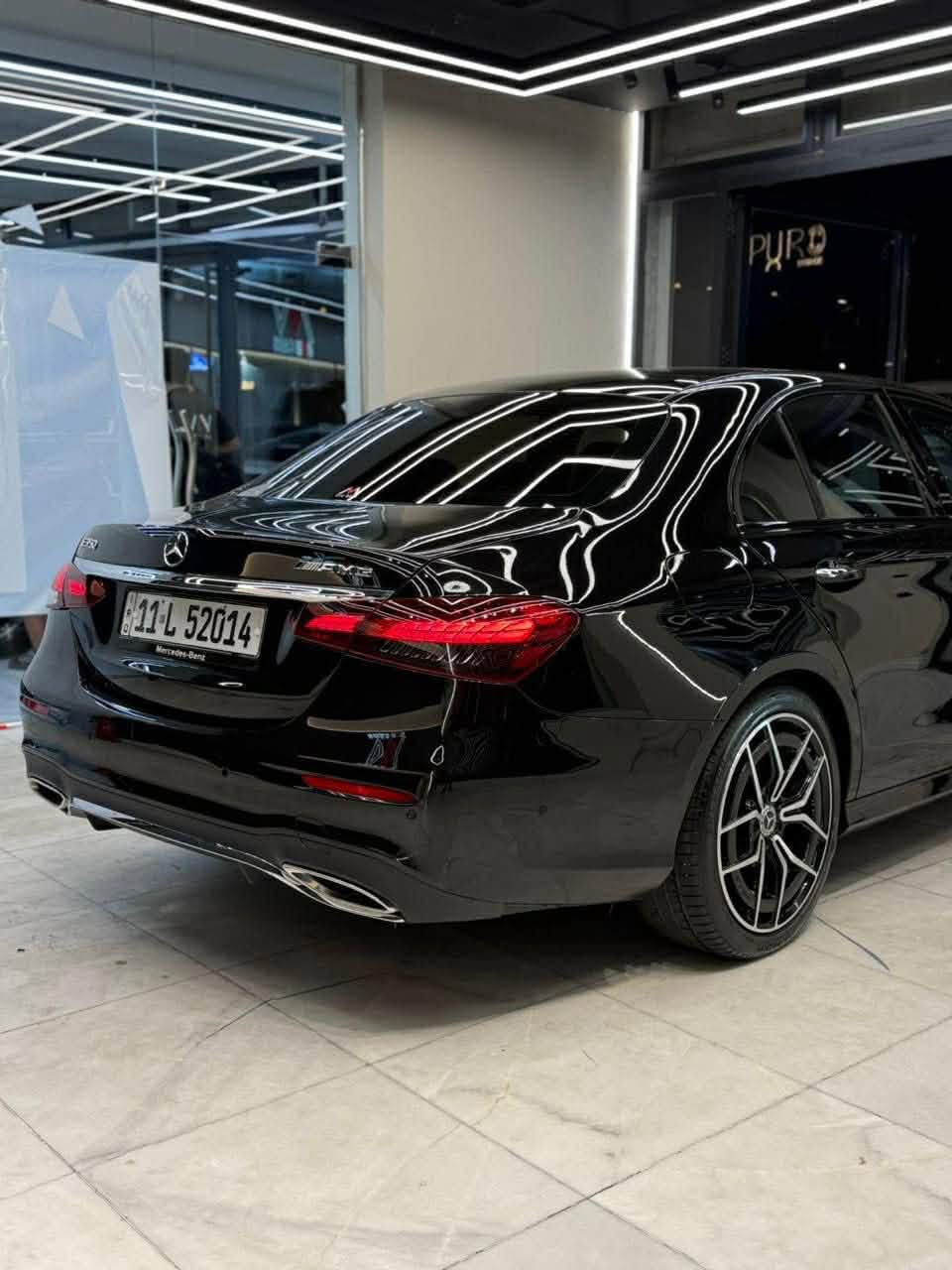 مرسيدس E350 2021
ماشيه 60 الف
سياره فول مواصفات
بانوراما 
داخل قرميدي
وارد امريكي فقط جاملغ خلفي والجنطه بدون دواخل
سياره جديده جداً 
السعر 330$
***********
