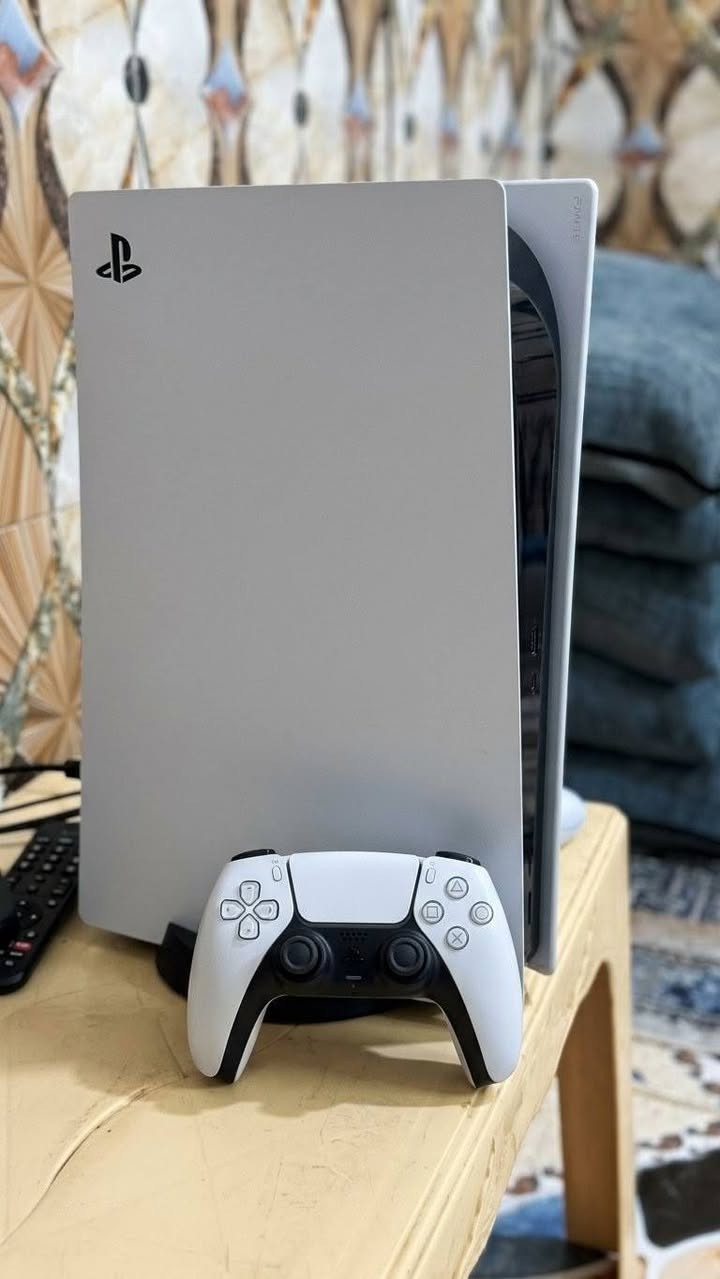 سـلام عليكم سوني 5 مكفول من كلشي نظافه انظف من البصوره كامل غراضه لا مهكر ولا أي شي ما داخل صيانه ولا مصلح بلاد شركه مــال جــنـاي يعني أبيعلك مال واحد ثقه 

ســعره : 800 وبيه مجال نوعاً ما

الـمكان : العمارة ( قلعه صالح ) تفاصيل أكثر عن المنطقه تواصل وياي

رقمي :*********** وتساب فقط
