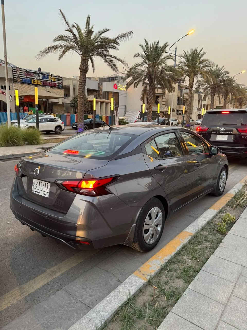 للبيع نيسان فيرسا 
موديل ٢٠٢٠ رقم بغداد 
السيارة كلش نظيفة ماشية ٥٠ الف ميل قابلة للزيادة 
حادثها كلش خفيف فقط الجاملغ و حافة البنيد حسب ما واضح بالصور  و نصبغ البنيد بعدها بسبب جراد اللون 
بدون دوااخل شواصي لغوود بدنة كلة سليم و بدون ضرر وضررها جدا بسيطة 
كير محرك كلة كفاالة على وضع الشركة وكلش معتني بصيانة السيارة من ناحية الإدامة وكلشي

 مكاني بغداد / اليرموك شارع مسبح اليرموك 
سعر السيارة ١٠٥ $ وبيهة مجال حق جيتكم 
للتواصل ***********
