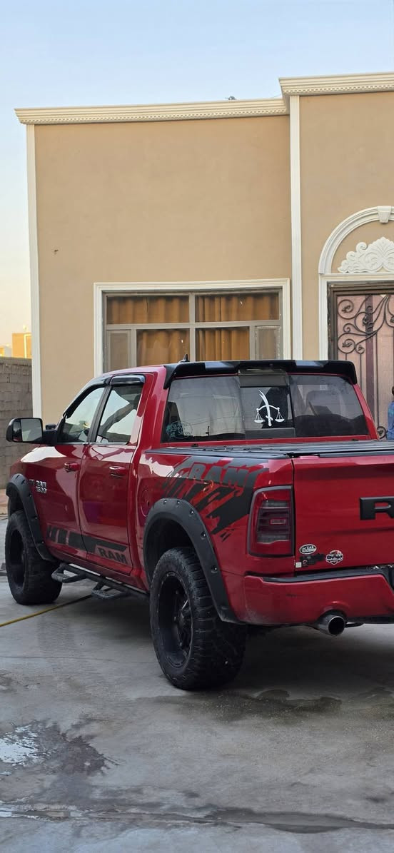 🚘 Dodge Ram Laramie 2014 وارد كندي، داخل كلين وبدون حوادث، ما شاء الله عليها ومفولة من كلشي.

🔹 مكينة 8 سلندر HEMI 5.7 قوية ومبرمجة برمجة كاملة
🔹 مرفعة فول + إضافات ريسنك
🔹 كاج ريسنك
🔹 شوته رياضية ريسنك
🔹 جاملغات نفخ
🔹 زنون وLEDات
🔹 بروجكترات كشافات أمامية للبر العالي
🔹 بروجكتر كشاف خلفي عالي
🔹 كشافات أمامية وخلفية
🔹 أريل 3 متر
🔹 منظومة غاز
🔹 منظومة ماي
🔹 عين ديجيتال
🔹 إنارة داخلية
🔹 إنارة تحت السيارة
🔹 داخل جلد فول
🔹 غلاف بدي مسكر 3 طبقات

📌 ملاحظات: السيارة وارد كندي وداخلها كلين وبدون حادث، فقط الجاملغ الأيسر مصبوغ والباب بيه دحجة بسيطة.

🔥 سيارة مرتبة ومفولة إضافات، ومكينتها قوية جداً وما شاء الله عليها.
سعر 175 مكان بصره
الاتصال للاستفسار والتفاصيل. على رقم ***********
