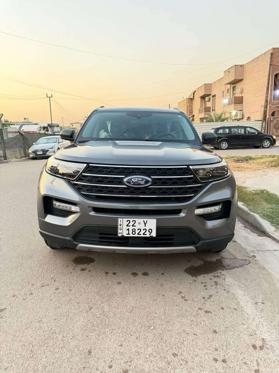 السلام عليكم 

‏FORD EXPLORER 2023
مواصفات XLT
- فول رادار سستم امامي جانبي خلفي
‎كاميرا خلفي حساسات خلفي 
‎بصمة تشغيل بصمة ابواب 
‎تشغيل عن بعد
‎صندق شفط كهرباء
‎- كشنات كهرباء كشنات هيتر  ستيرن هيتر
‎- شاحن لاسلكي 
لايتات ليدو زينون بكلايت ليد
‎ ستة وضعيات قيادة
‎محرك 4 سلندر 2.3 تيربو
‎- ماشيه 18 الف فقط  
‎- تدفئة كشنات وستيرن 
‎- كشنات منفصل VIP
‎7 راكب
حادثها كما موضح بالصور حادث كلش حلو
السيارة كلش جديدة بحالة الزيرو
السعر 245 ورقة 
***********
مكان السيارة بغداد

