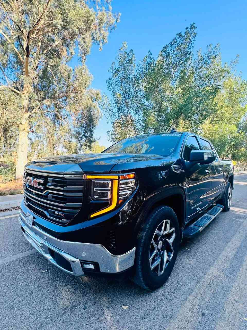 جمسي سيرا 2024 V8

باب طويل بدي القصير المرغوب 

مواصفات :slt فول فول بدون فتحه سقف

شاشه كبيره عداد سرعه ديجيتال بصمه تشغيل عن بعد كشنات جلد وكهربائي حصانه بين كشنات وبعد هواي مواصفات 

باب الصندوق قطعتين 

وبعد بيها هواي مواصفات 

محرك „V8 5.3L ✈️

ماشيه فقط :51

حادث السياره بنيد والجاملغات بيهن بارد 
مكاني بابل مسيب 
***********
