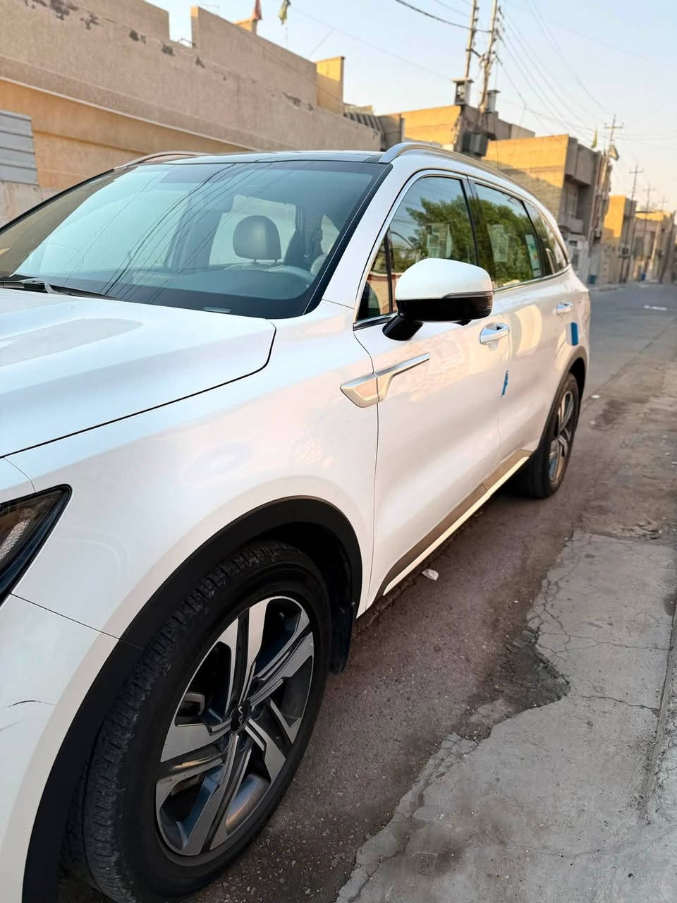 سلام عليكم 
للبيع 
سورنتو موديل ٢٠٢٢ خليجي 
رقم بغداد 
فول مواصفات واحد على واحد
بصمة
بانوراما 
كير ماوس 
سايد برك بصمة 
فورويل 
كشنات تدفئه تبريد 
أربع كامرات 
حساسات 
كسنان كهرباء 
صندوك كهرباء
اوتو هولف 
تشغيل عن بعد 
شاحن واير ليس 
تلث قطع تبريد 
ستة سلندر 

السعر ٢٥٥ وبيهة مجال 
مكان السيارة بغداد 
الاتصال ***********
بارد باب السايق مأشر وتكحيلة بلباب الخلفية مأشرة
