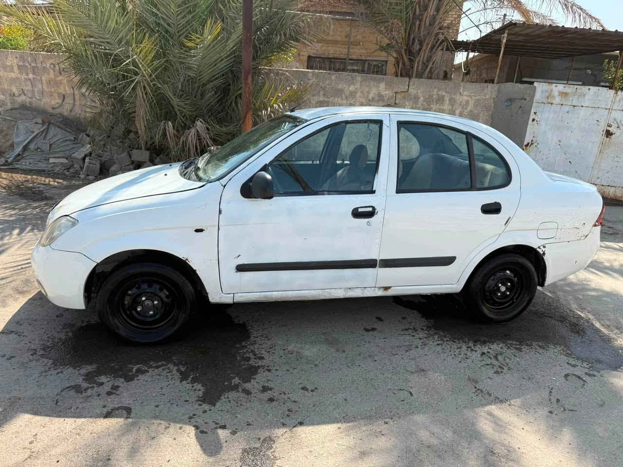 طيبه مديل ٢٠١٣ رقم إنكليزي
السياره مكفوله من عدا باب بي ظربه بلدوسه
تبريد شغال مكينه تمام 
بس الكير بي جرشه مال بو برن
عنوان تاجيات
العنوان بغداد٣٤بيها مجال بسيط 
***********
