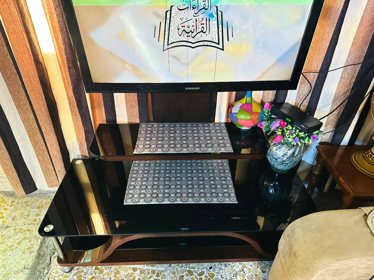 غراض منزلية • طبلات • ميز بلازما